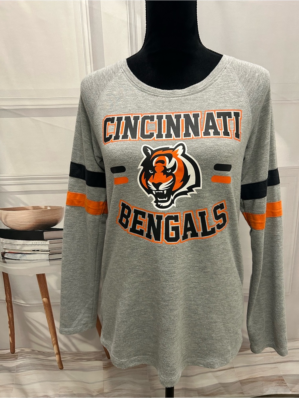 Cincinnati Bengals Gray Long-Sleeve Crewneck Shirt Teens Apparel Small